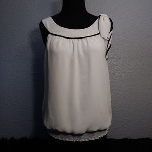 Women's Medium Sleeveless Ivory Blouse